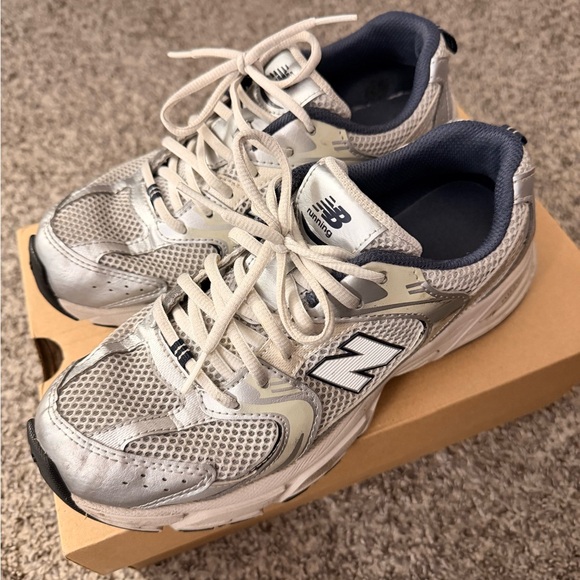New Balance Metallic and Dark Blue Running Shoes - Picture 1 of 4